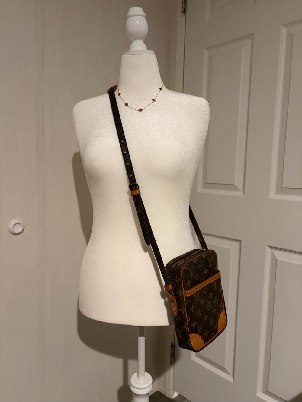 Louis Vuitton Danube Crossbody Bag - Picture 15 of 16